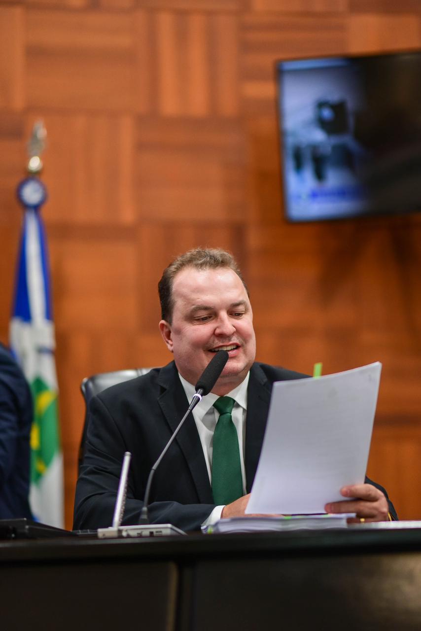 Max Russi emplaca leis que atendem o social, saúde e educação inclusiva