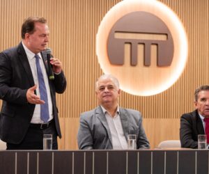 Ministro elogia seminário de empreendedorismo articulado por Max Russi