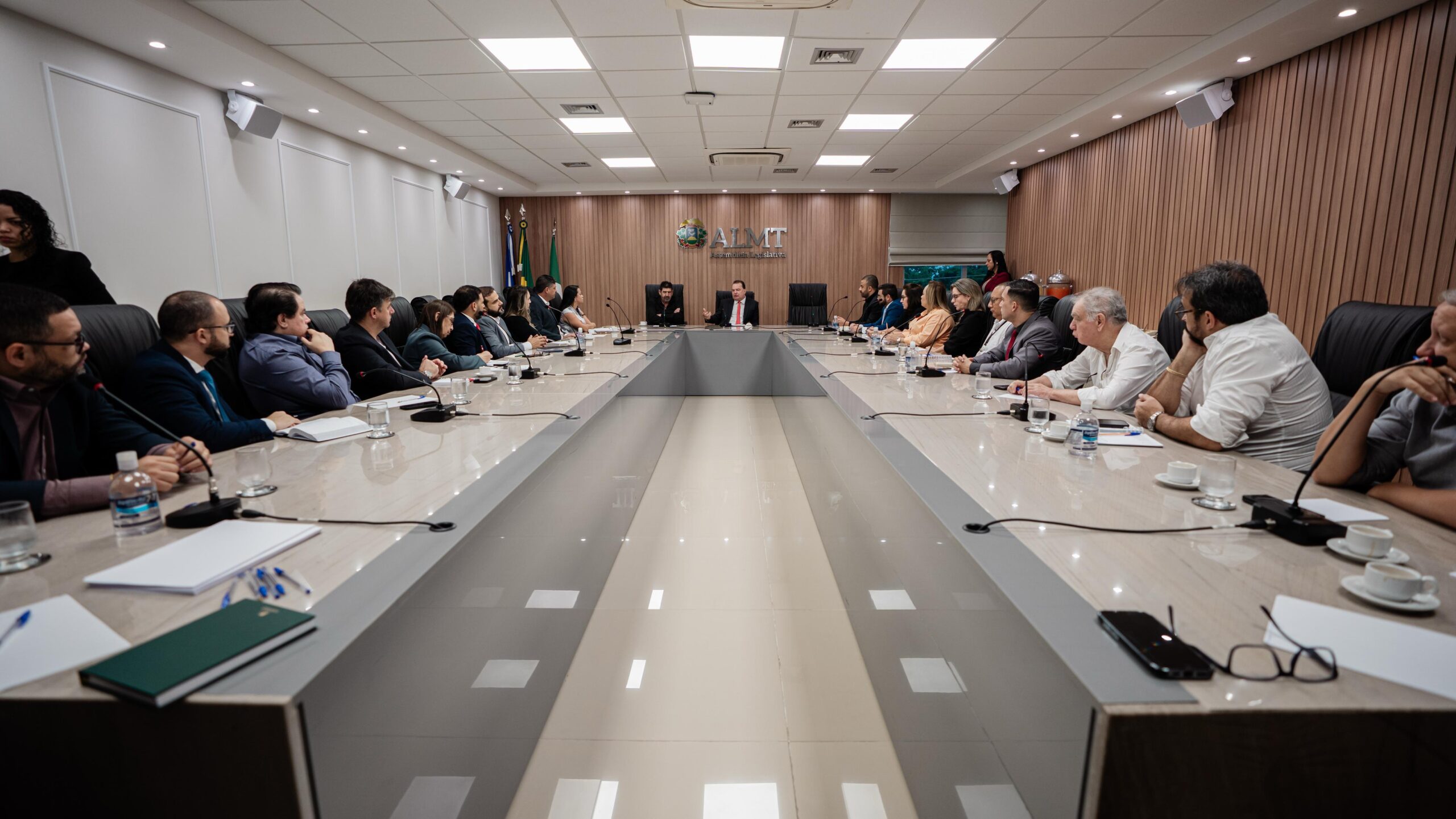 Presidente da ALMT, Max Russi, reúne equipe administrativa e reafirma compromisso com o fortalecimento da instituição