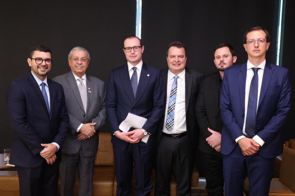 Deputado Max se reúne com o Ministro do STF, Cristiano Zanin, para tratar sobre a APA das cabeceiras do Rio Cuiabá 