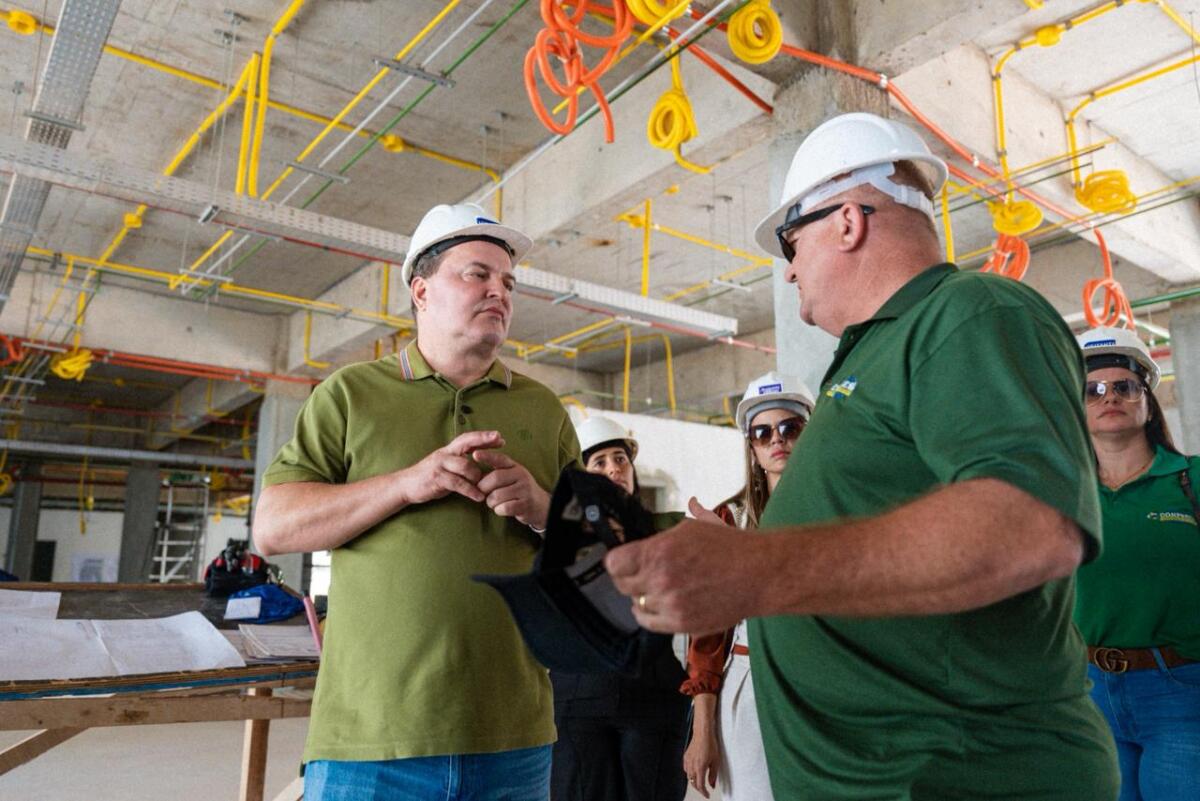 Deputado Max Russi e prefeito Ricardo Babinski vistoriam obras do Hospital Regional de Confresa