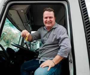 Com indicação do deputado Max, 6 municípios recebem veículos para agricultura familiar