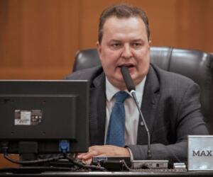 Deputado Max anuncia erro de veto e PLC que promove militares deve voltar à AL