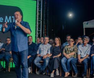 Max Russi celebra a inauguração do Hospital Regional de Alta Floresta