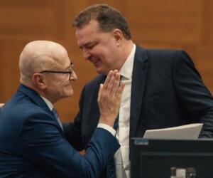 Max empossa Pivetta e destaca “desenvolvimento do estado” na despedida de Mauro