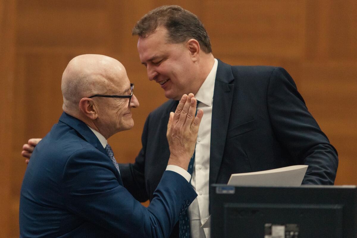 Max empossa Pivetta e destaca “desenvolvimento do estado” na despedida de Mauro