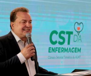 Projeto leva apoio à saúde mental de profissionais no HMC