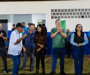 Max Russi entrega iluminação de campo e garante novos investimentos para o esporte em Cáceres