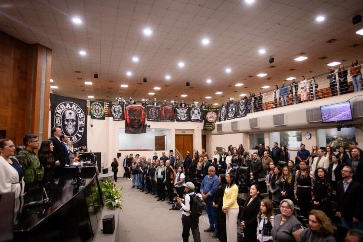 Max Russi homenageia defensores da causa animal em sessão histórica na ALMT