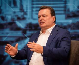 Max aponta sofrimento da população ao cobrar celeridade das obras do BRT