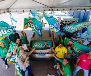 Primeiro ato de campanha reúne mais de 700 carros em adesivaço