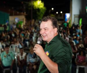 Max mobiliza profissionais da saúde e servidores em mega reuniões por Cuiabá